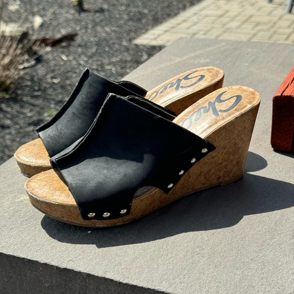 Y2K SKETCHERS WEDGES